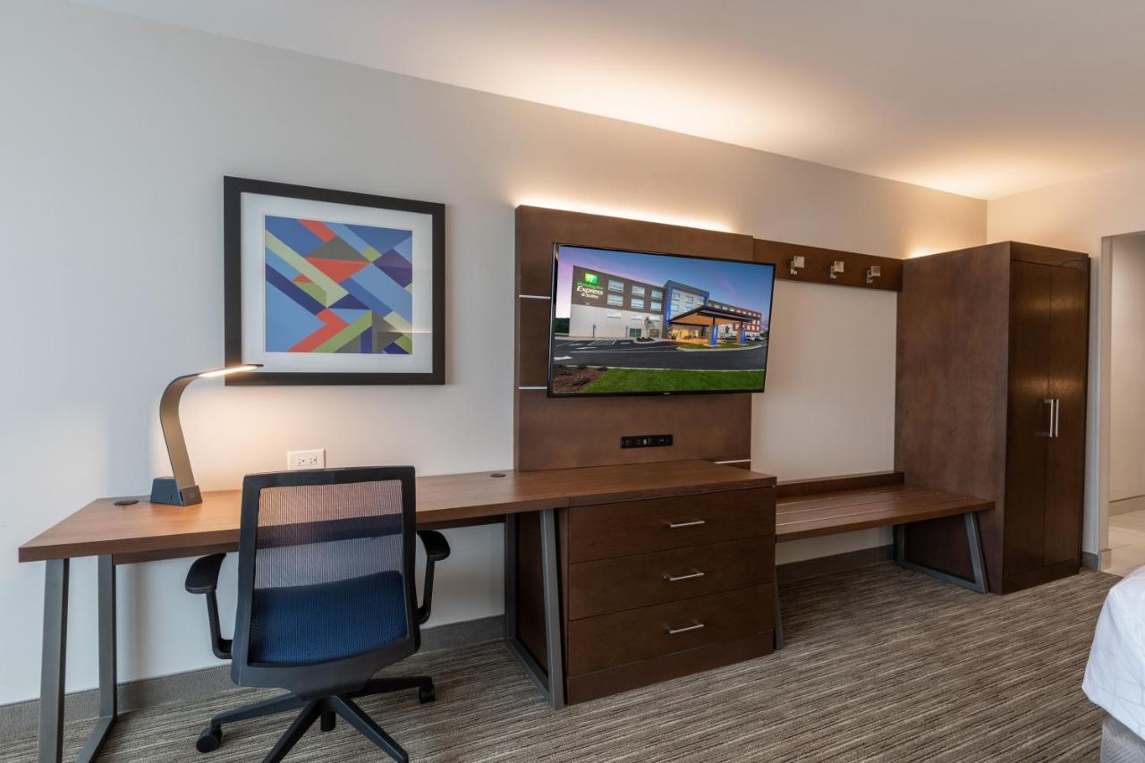 Holiday Inn Express & Suites - Greenville - Taylors By Ihg Exterior photo